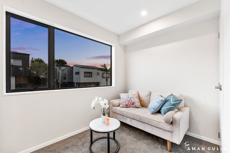 Photo of property in 3 Don Oliver Lane, Glen Eden, 0602