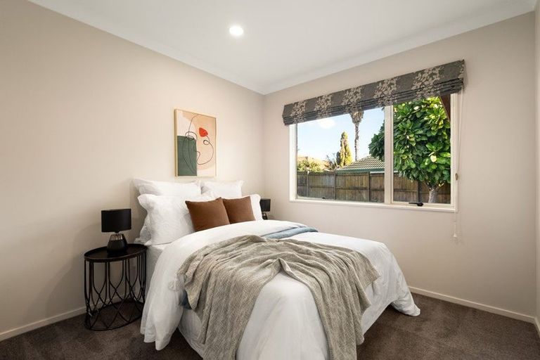 Photo of property in 5 Castlehill Court, Wattle Downs, Auckland, 2103