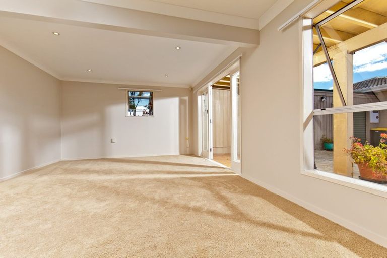 Photo of property in 2/38 Glenvar Road, Torbay, Auckland, 0630