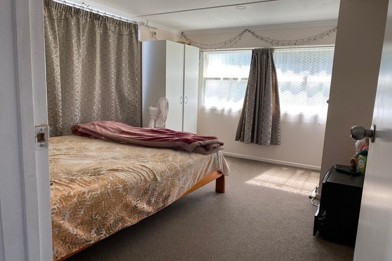 Photo of property in 79 Birdwood Avenue, Papatoetoe, Auckland, 2025