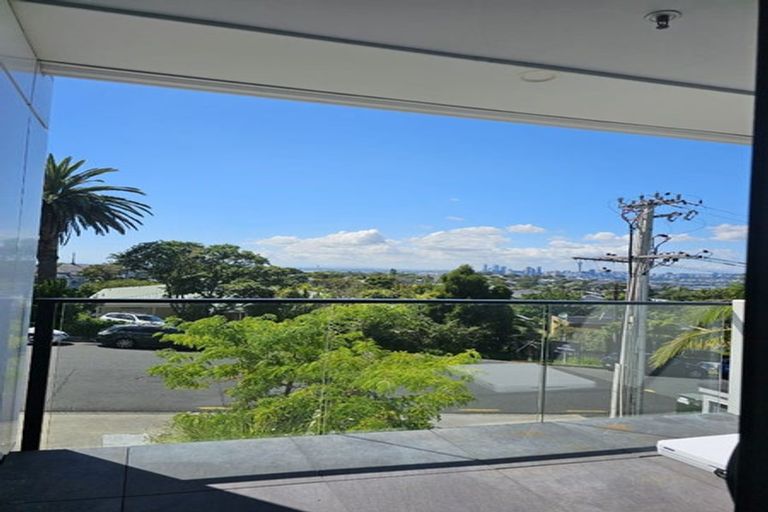 Photo of property in 102/19 Rawene Road, Birkenhead, Auckland, 0626