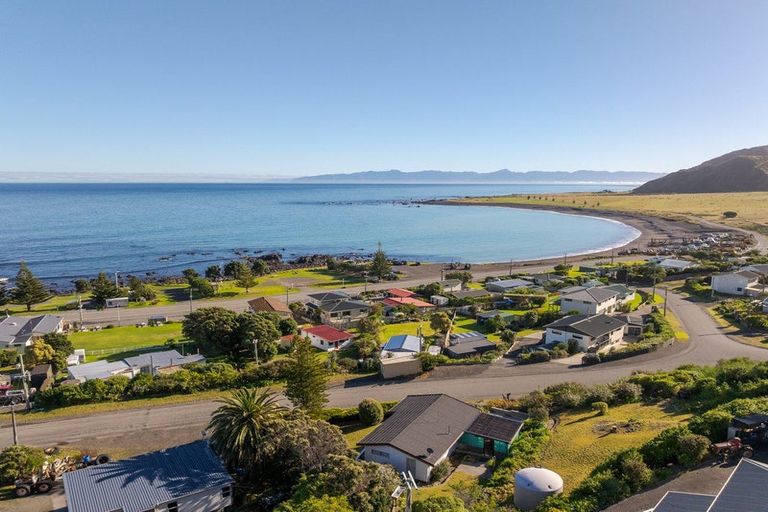 Photo of property in 22 Seaview Avenue, Cape Palliser, Pirinoa, 5772