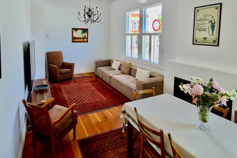 Photo of property in 33 Church Street, Devonport, Auckland, 0624