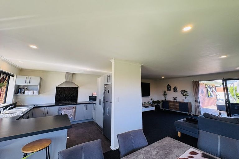 Photo of property in 68 Branigan Parade, Kelvin Grove, Palmerston North, 4414