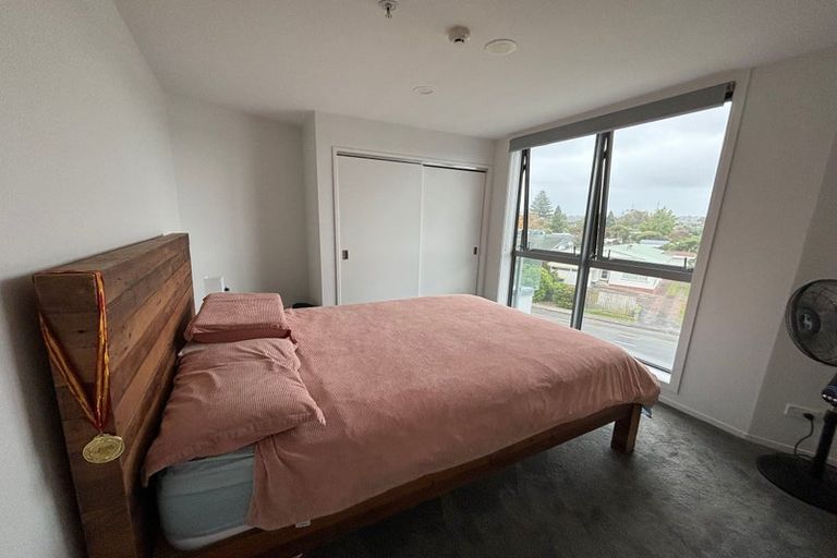 Photo of property in Bella Vista, 2b/84 Gunner Drive, Te Atatu Peninsula, Auckland, 0610