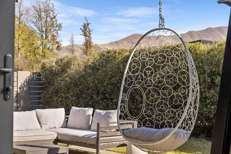 Photo of property in 16 Allenby Place, Wanaka, 9305