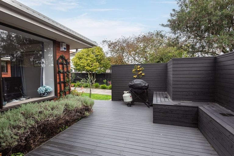 Photo of property in 18 Lowry Avenue, Redwood, Christchurch, 8051