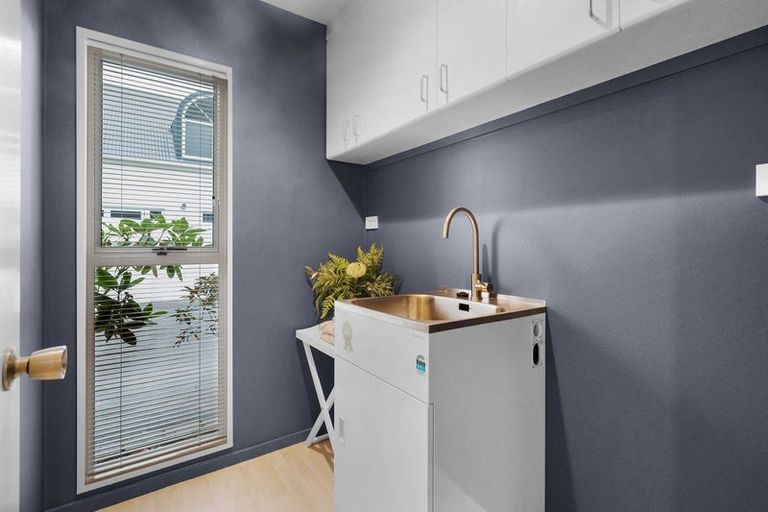 Photo of property in 4 Broadfell Avenue, Avonhead, Christchurch, 8042