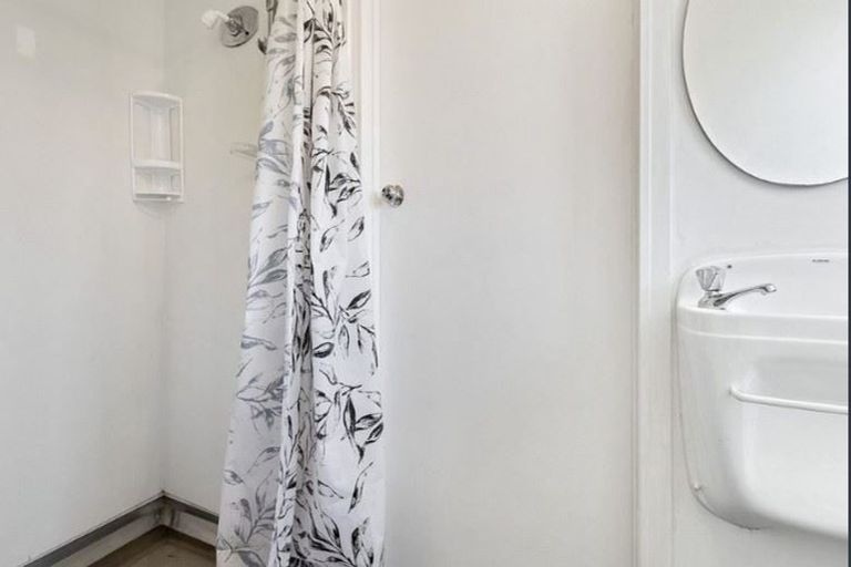 Photo of property in 17 Seymour Street, Hornby, Christchurch, 8042