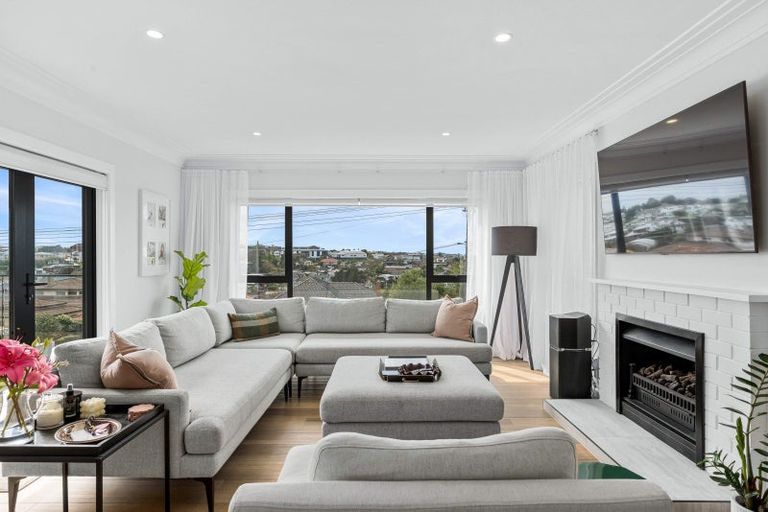 Photo of property in 23 Braemar Road, Rothesay Bay, Auckland, 0630