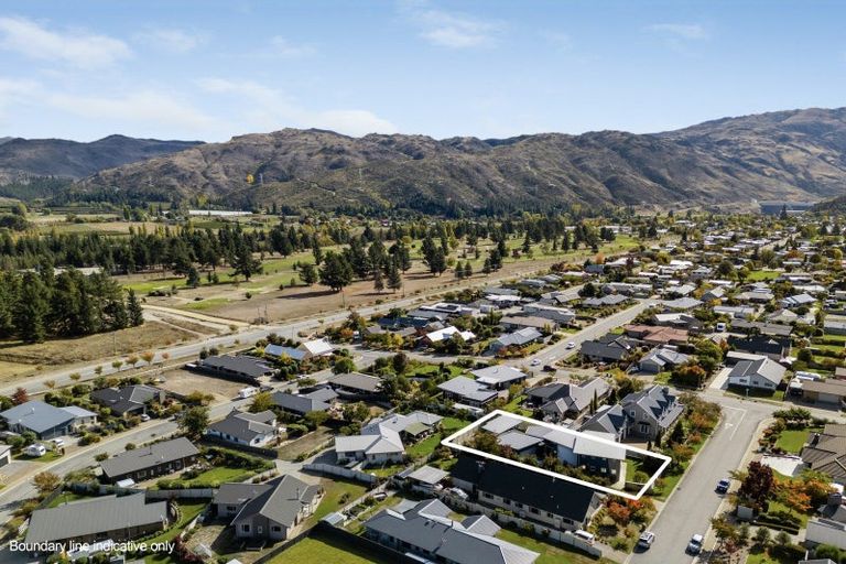 Photo of property in 28 Chandler Crescent, Clyde, 9330