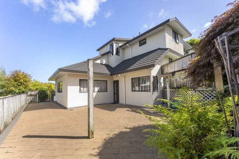 Photo of property in 5 Saunders Close, Whitby, Porirua, 5024