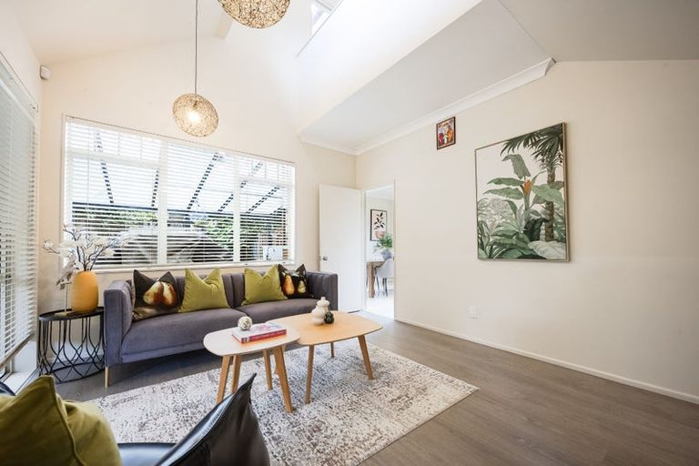 Photo of property in 23 South Kensington Way, Henderson, Auckland, 0612