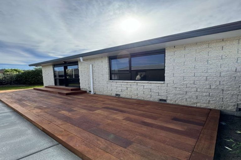 Photo of property in 128a Inwoods Close, Parklands, Christchurch, 8083