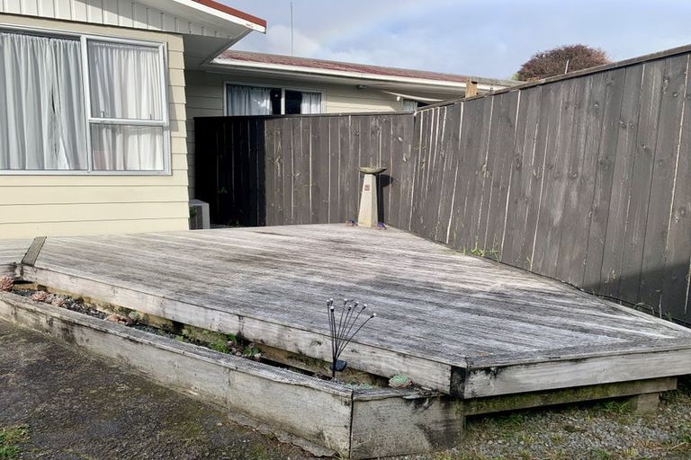 Photo of property in 50b Hartford Crescent, Totara Park, Upper Hutt, 5018