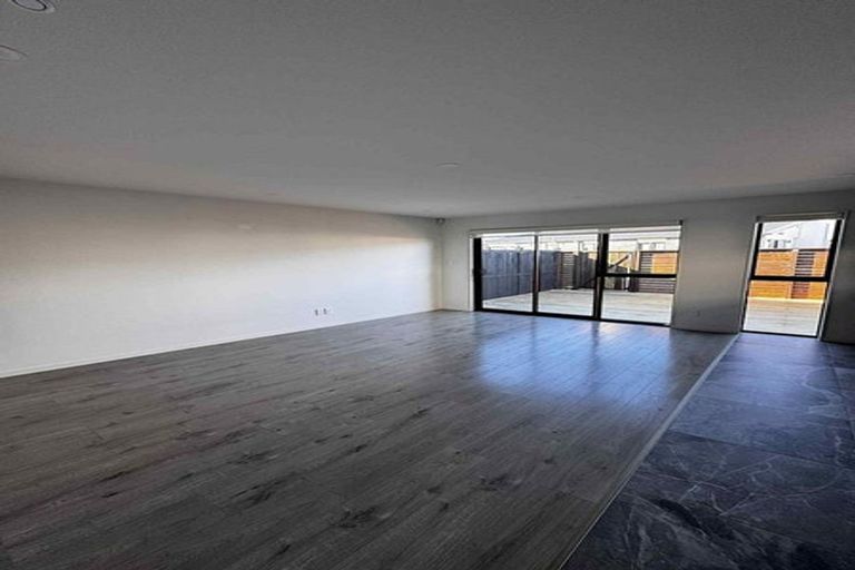 Photo of property in 16 Auranga Drive, Karaka, Papakura, 2113