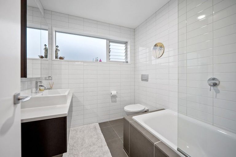 Photo of property in 2/2a Earnoch Avenue, Takapuna, Auckland, 0622