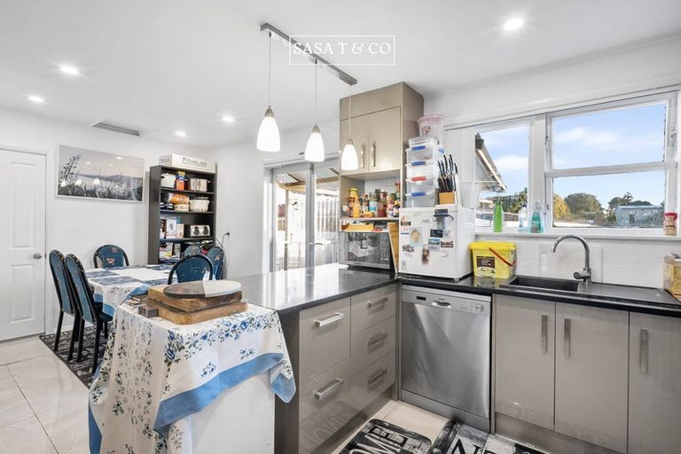 Photo of property in 8 Julian Place, Otara, Auckland, 2023