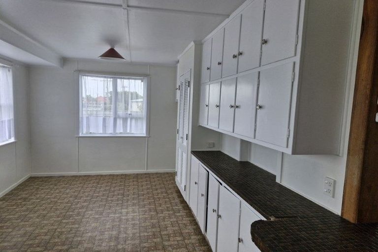 Photo of property in 2/2 Wynyard Street, Bell Block, New Plymouth, 4312