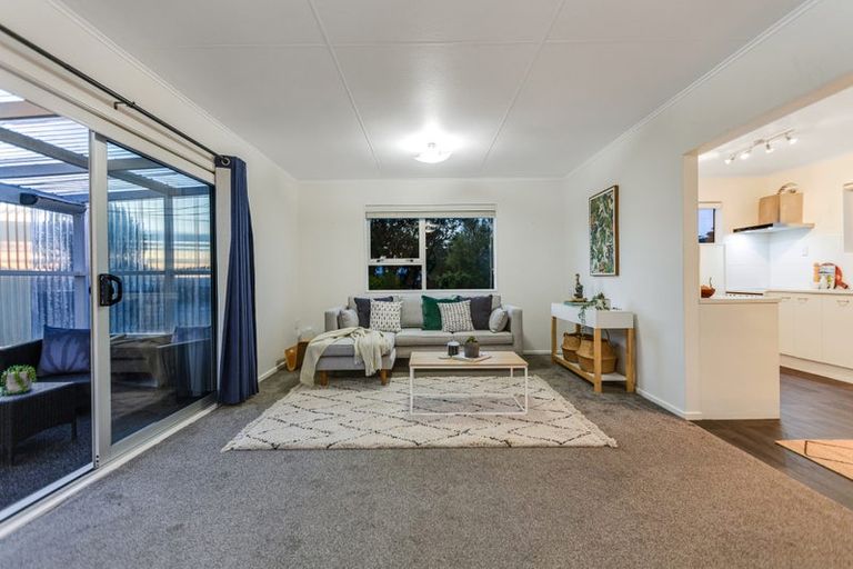 Photo of property in 3 Toporoa View, Ascot Park, Porirua, 5024