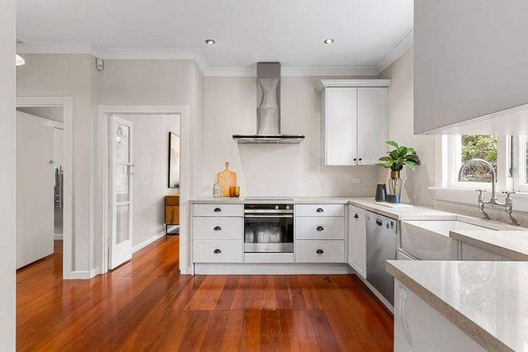 Photo of property in 1/20 Zion Road, Birkenhead, Auckland, 0626