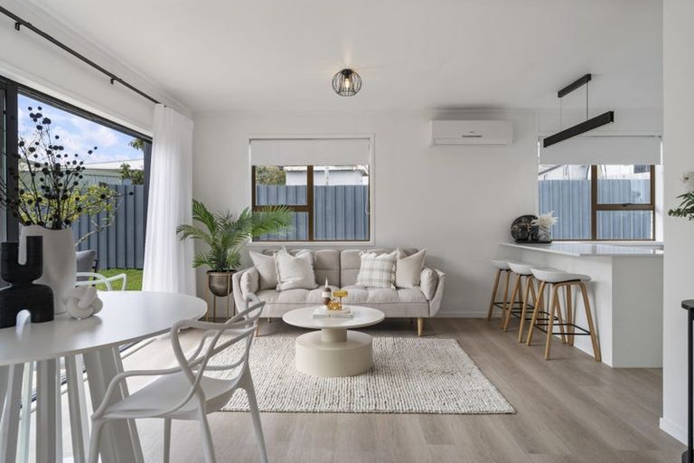 Photo of property in 1/10 Statesman Street, Henderson, Auckland, 0612