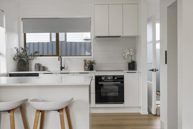 Photo of property in 1/10 Statesman Street, Henderson, Auckland, 0612
