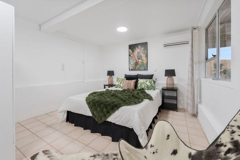 Photo of property in 92 Gallony Avenue, Massey, Auckland, 0614