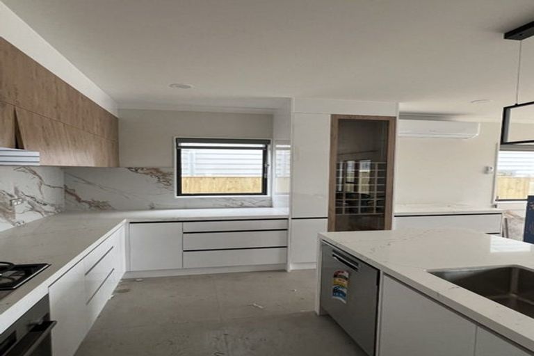 Photo of property in 35a Ksenia Drive, Flat Bush, Auckland, 2019