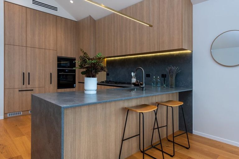 Photo of property in 15b Kiri Place, Mairangi Bay, Auckland, 0630