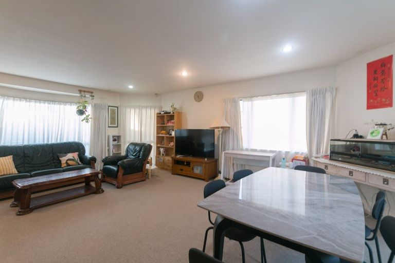 Photo of property in 42 Caribbean Drive, Unsworth Heights, Auckland, 0632