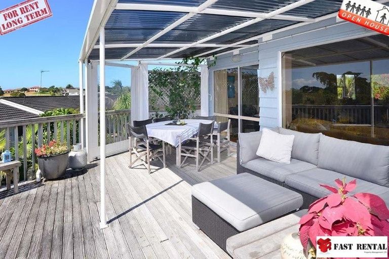 Photo of property in 20 Tawhana Crescent, Red Beach, 0932