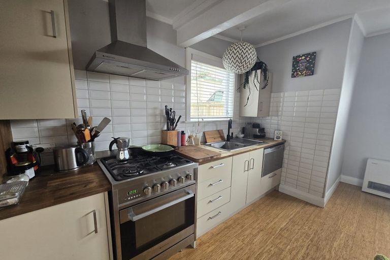 Photo of property in 32 Todman Street, Brooklyn, Wellington, 6021