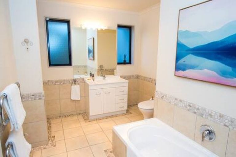 Photo of property in 350 Horokiwi Road, Horokiwi, Wellington, 5016