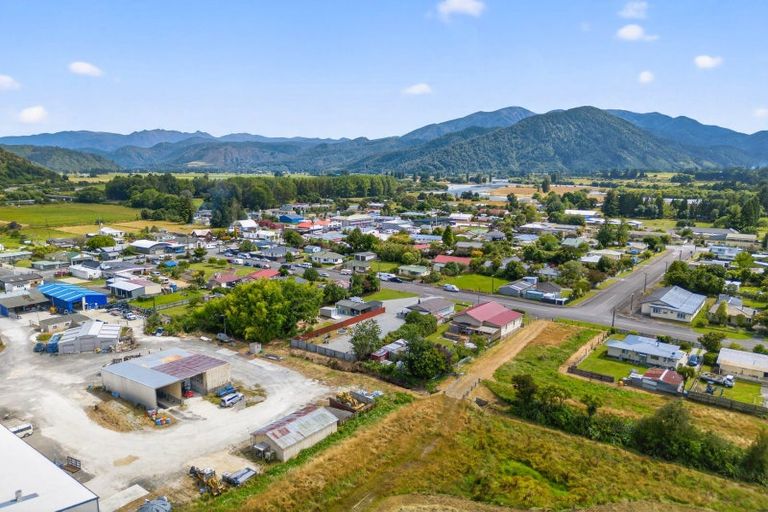 Photo of property in 12 Hampden Street, Murchison, 7007