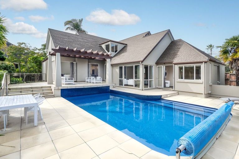 Photo of property in 25 Anaheim Boulevard, Shamrock Park, Auckland, 2016