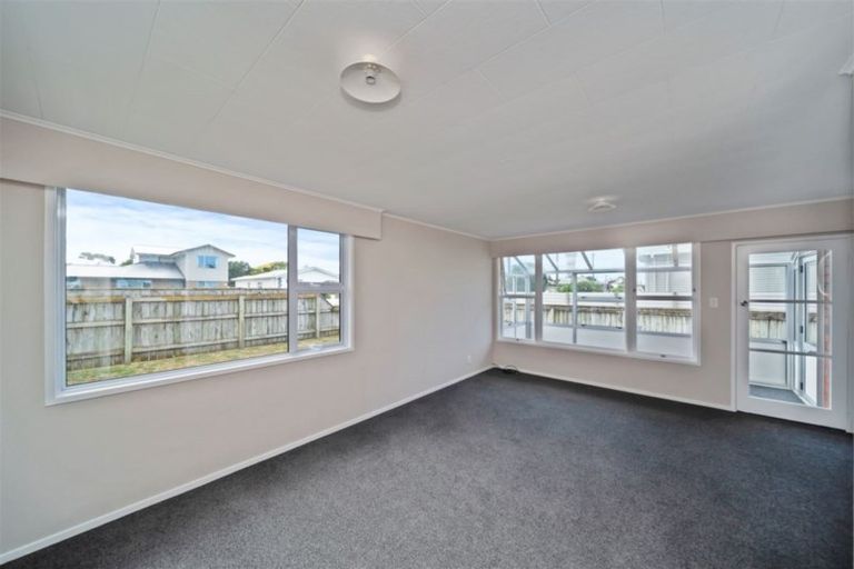 Photo of property in 14 Caledonia Street, Hawera, 4610