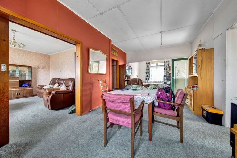 Photo of property in 22 Hunter Street, Hawera, 4610