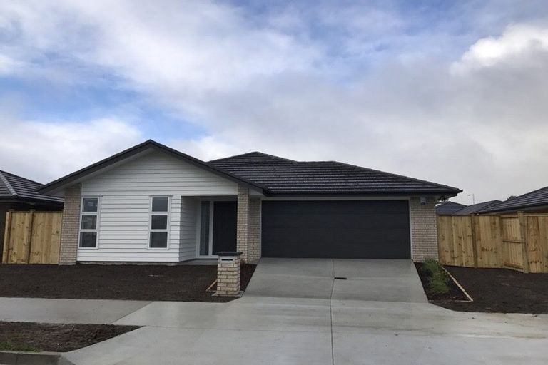 Photo of property in 12 Matawai Puna Drive, Pukekohe, 2120
