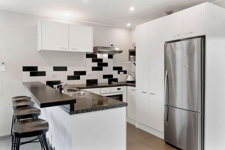 Photo of property in 44b Matipo Road, Te Atatu Peninsula, Auckland, 0610