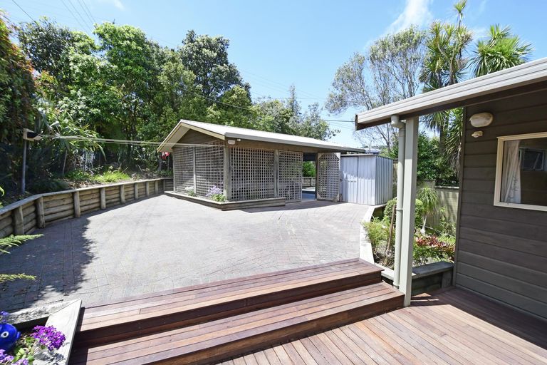 Photo of property in 18 Grand View Road, Leigh, 0985