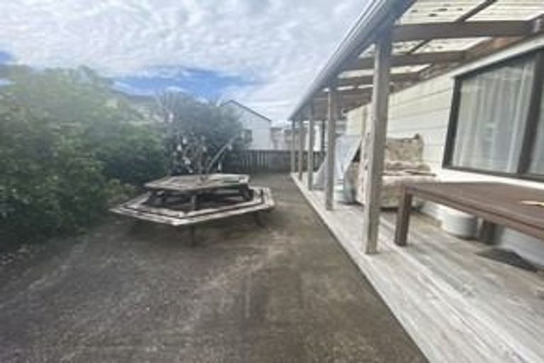 Photo of property in 1/3 Rewa Street, New Lynn, Auckland, 0600