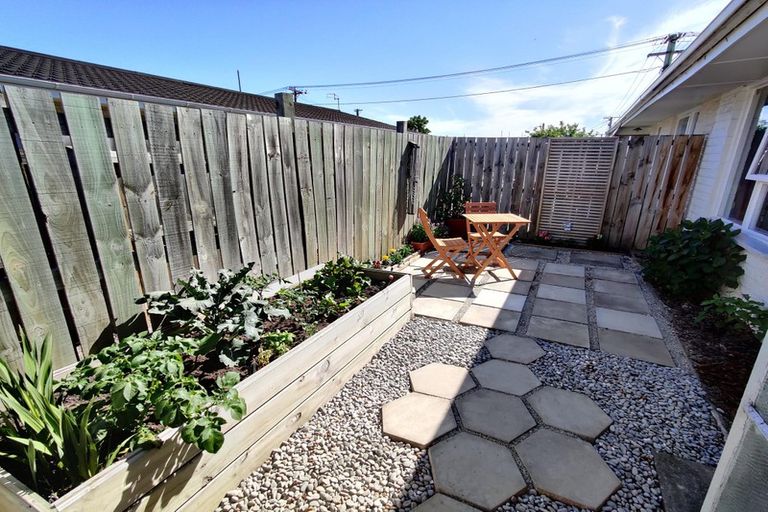 Photo of property in 2/22 Longfellow Street, Sydenham, Christchurch, 8023