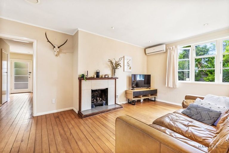 Photo of property in 76 Titirangi Road, New Lynn, Auckland, 0600