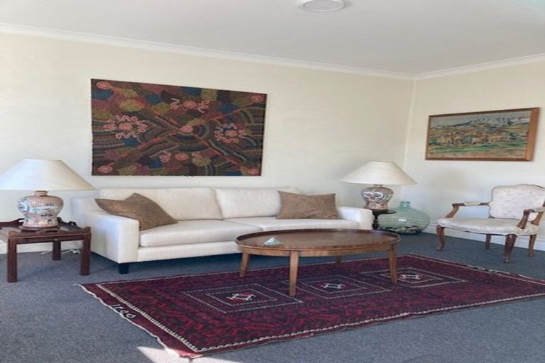 Photo of property in 72 Oriental Parade, Oriental Bay, Wellington, 6011