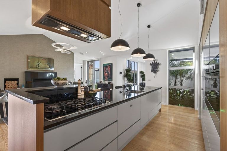 Photo of property in 5 Tupuhi Place, Highlands Park, New Plymouth, 4312