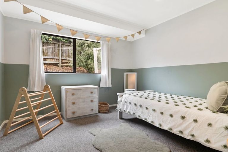 Photo of property in 2/32 Hand Road, Helensville, 0800