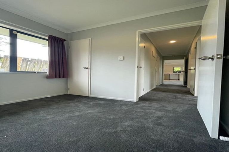 Photo of property in 226 Henderson Valley Road, Henderson, Auckland, 0612