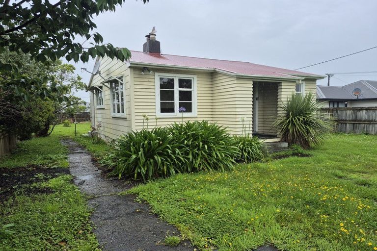 Photo of property in 43 Peel Street, Westport, 7825