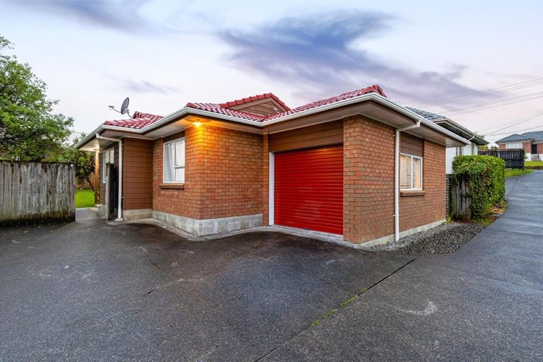 Photo of property in 5 Newington Road, Henderson, Auckland, 0612